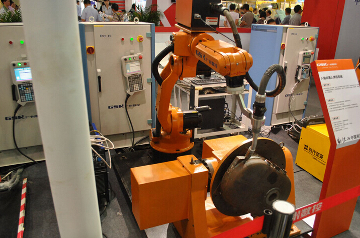 廣州數(shù)控:借鑒數(shù)控優(yōu)秀技術(shù)穩(wěn)步推進機器人業(yè)務