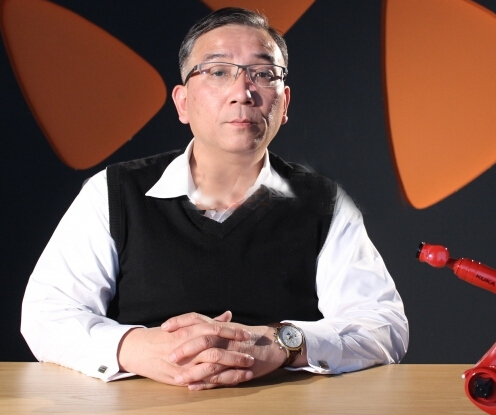 庫卡首席執(zhí)行官孔兵：對中國機器人市場充滿信心