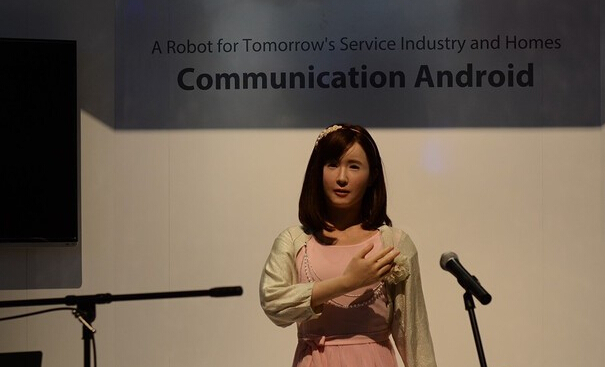 CES2015展會 東芝推出智能仿真機器人