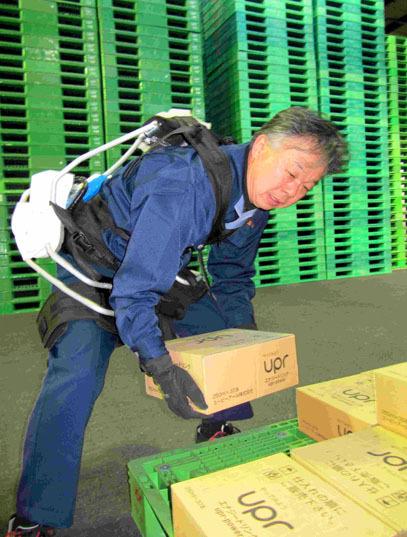 可協助承擔15公斤重量智能機器人面市