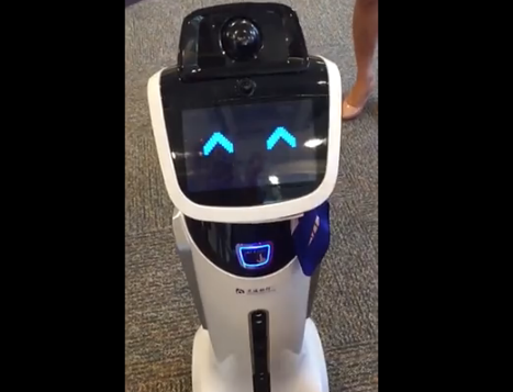 視頻賞析】超萌交通銀行機器人“交交”萌呆了！瞬間被融化！