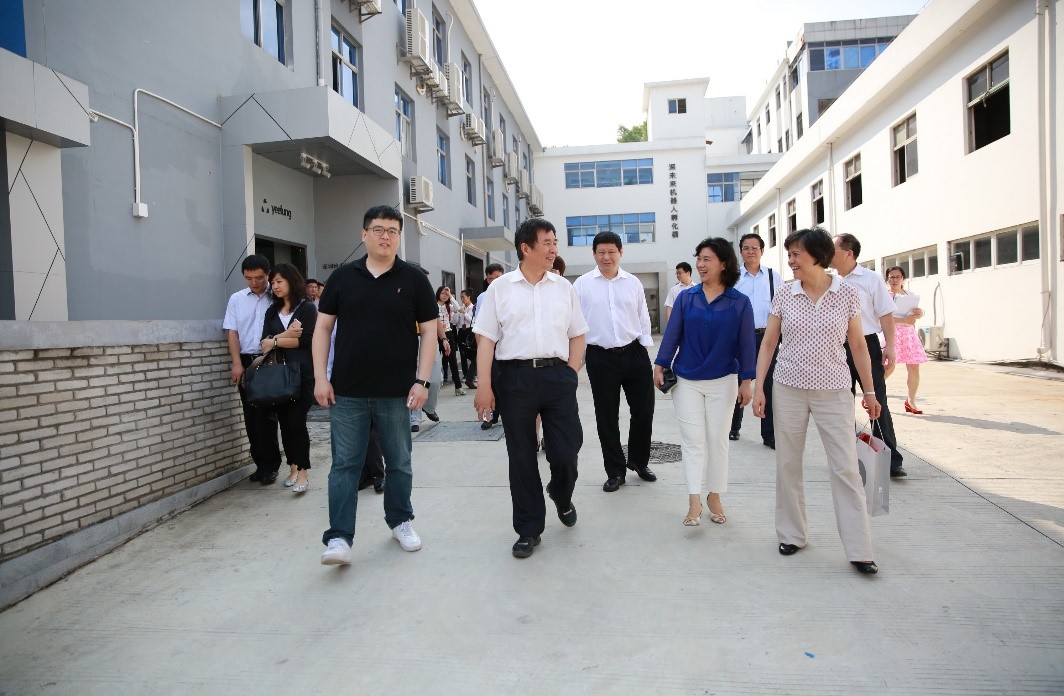 國務院參事室視察深圳怡豐機器人