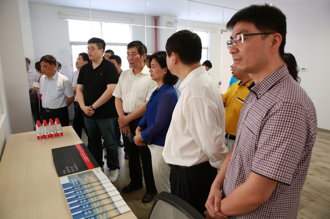 7e303d17d9c5085f.jpg (1078×718)