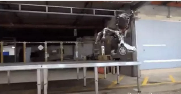 史上最強(qiáng)機(jī)器人曝光：暴跳如雷，身手敏捷，堪比大俠！