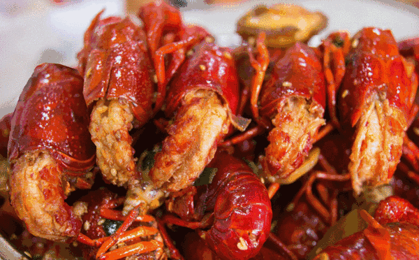 機器人剝小龍蝦，殘暴！利落！