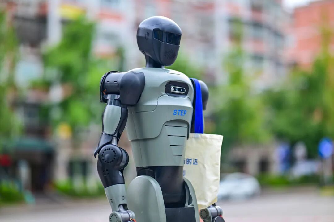 AI在海爾 | 新時達具身機器人“實習生”新達,正式上崗!